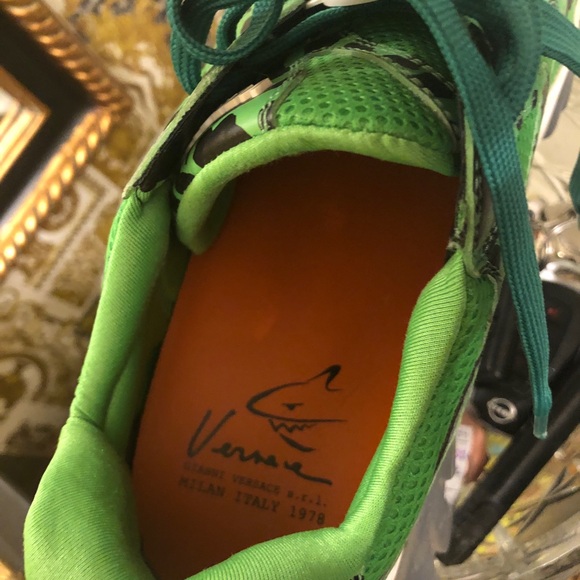 Women athletic shoes the white medusa is an add on - Picture 13 of 14